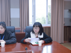 过班级群等渠道收集家长看法
